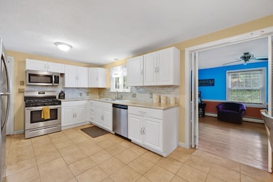 101 Fenimore Blvd, Springfield, MA 01108 - photo 3