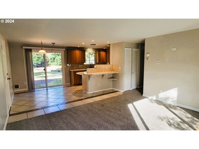 861 Skipper Ave, Eugene, OR 97404 - photo 5