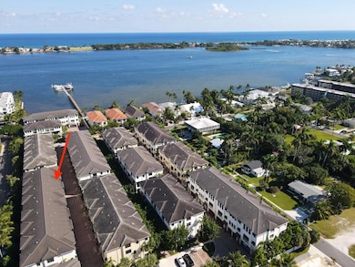 625 Windward Cir N, Boynton Beach, FL 33435 - photo 2