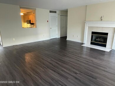 453 E Putnam Ave unit 3D, Cos Cob, CT 06807 - photo 4