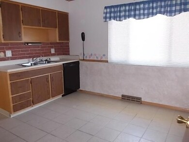 1631 Coronet Dr, Columbus, OH 43224 - photo 5