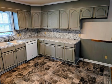 1359 Woodland Dr, Kingstree, SC 29556 - photo 7