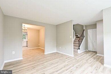 3054 Southern Elm Ct, Fairfax, VA 22031 - photo 4