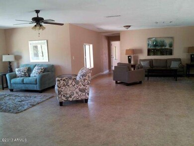 313 W Saddle Mountain Great Room