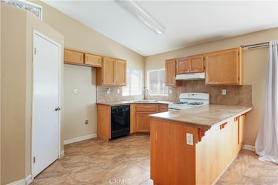 14820 Redwood St, Adelanto, CA 92301 - photo 4