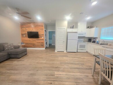 121 Oasis Cir, Rockport, TX 78382 - photo 4