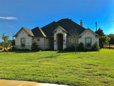 2009 Vanderbilt Dr, Weatherford, TX 76088 - photo 2