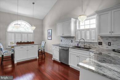 322 Emerald Ln, Reading, PA 19610 - photo 2