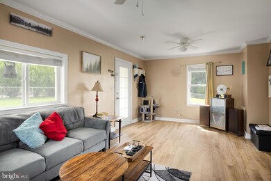 1418 Fairfax St, Berkeley Springs, WV 25411 - photo 4