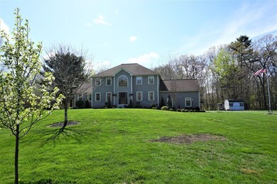 16 Bicknell Dr, Mendon, MA 01756 - photo 2