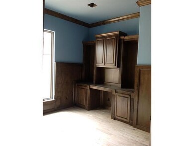 Studio/Study/Office.