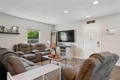 4012 Colfax Ave, Des Moines, IA 50317 - photo 6