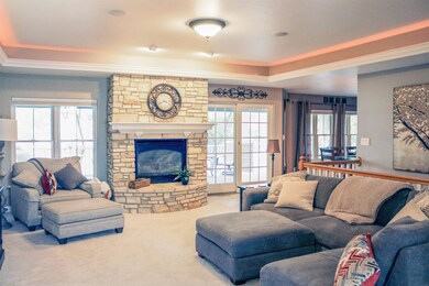 1012 Eagle Ridge Rd, Cedar Falls, IA 50613 - photo 2