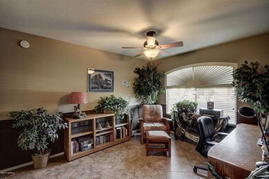 7 office den
