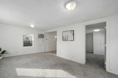 1515 N Oak Grove Ave-6