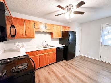 470 Martha Ln unit B, Clarksville, TN 37043 - photo 6