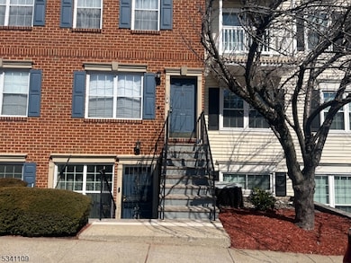 11 Seton Hall Dr, Newark, NJ 07103 - photo 6