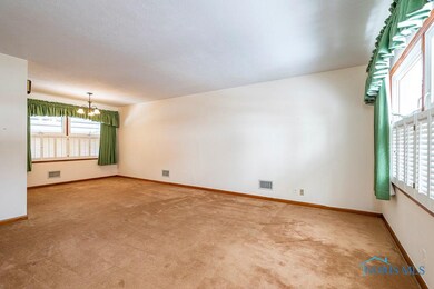 5127 Sandra Dr, Toledo, OH 43613 - photo 4