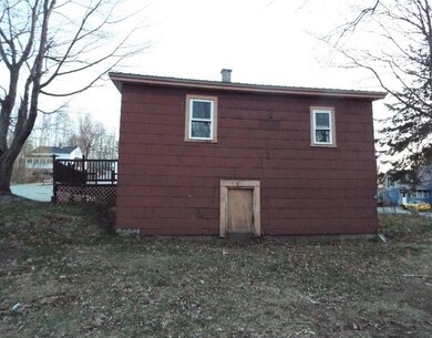 13 Fiske St, Groveton, NH 03582 - photo 3