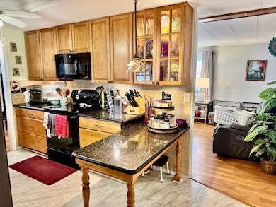 Kitchen/Granite countertops