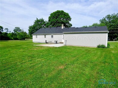 1450 N Genoa Clay Center Rd, Genoa, OH 43430 - photo 5