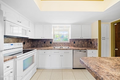 611 Dundee Cir, Melbourne, FL 32904 - photo 6