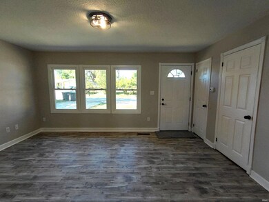 627 E Pine St, Muncie, IN 47303 - photo 3