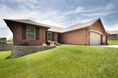 Laura Duckworth - 1064 E Lakota St-28