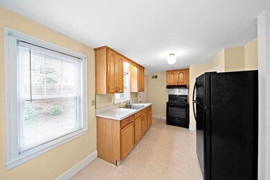 32 Paragon Rd, West Roxbury, MA 02132 - photo 4