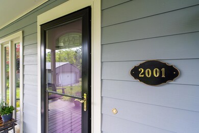 Welcome Home to 2001 E Hwy 163