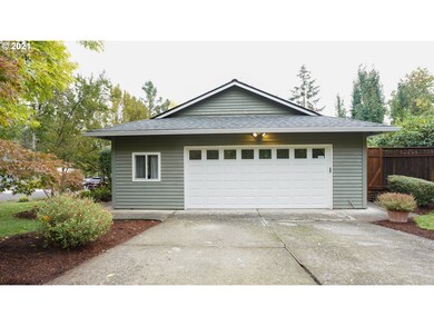 2433 Woodhill Ct, West Linn, OR 97068 - photo 3