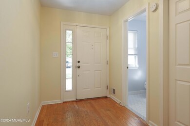 28 Painted Wagon Rd unit 51B, Holmdel, NJ 07733 - photo 4