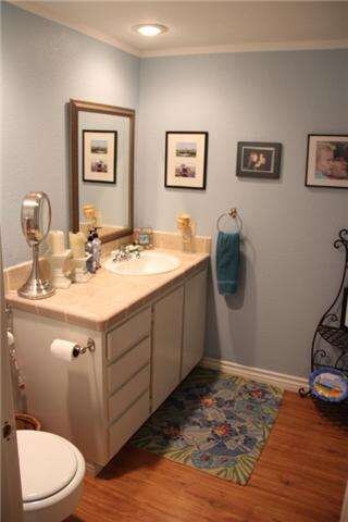 1ST FLOOR BATHROOM