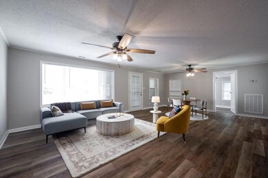 VITRUAL STAGED LIVING ROOM