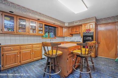 157 Collyer Ave, Staten Island, NY 10312 - photo 5