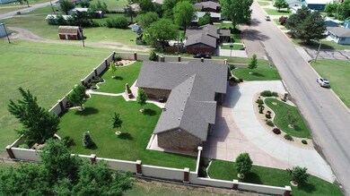 1108 S Adams St, Hugoton, KS 67951 - photo 2