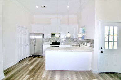 Kitchen has all stainless steal appliances includi