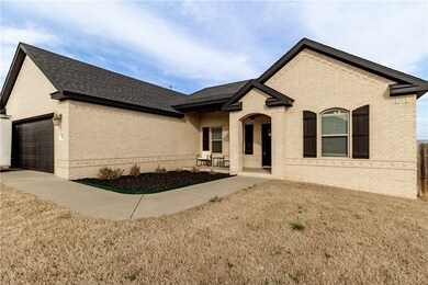 320 Captain Hopkins St, Prairie Grove, AR 72753 - photo 2