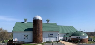 115 N 28th St, Purcellville, VA 20132 - photo 2