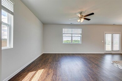 840 Foxdale Dr, Columbia, TN 38401 - photo 6