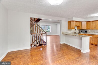 8911 Gutman Ct, Springfield, VA 22153 - photo 7