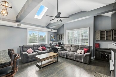 749 S Claremont Ave unit 4, Chicago, IL 60612 - photo 2