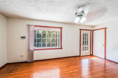 220 Dunn Store Rd, Morgantown, KY 42261 - photo 3