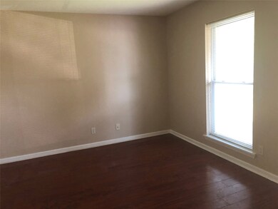 7705 Sterlingshire St, Houston, TX 77016 - photo 3