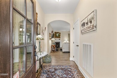 04-2159 Frewin Ct01