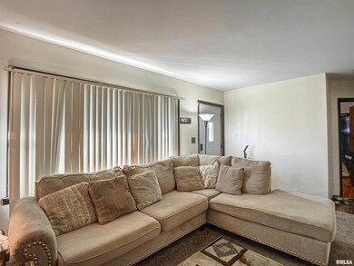 4426 N Pine St, Davenport, IA 52806 - photo 4