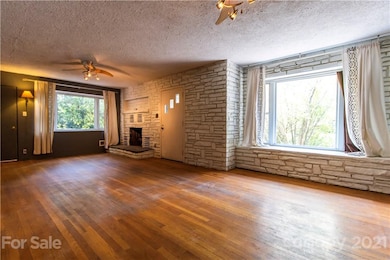 1669 Howard Gap Rd, Hendersonville, NC 28792 - photo 5