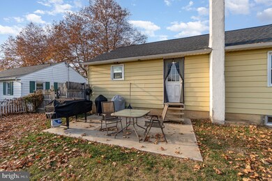 808 W Maple St, Palmyra, PA 17078 - photo 6