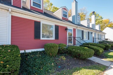 2Colonial Woods Ct 10759