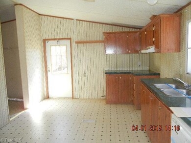 676 Burney Rd, Asheboro, NC 27205 - photo 4